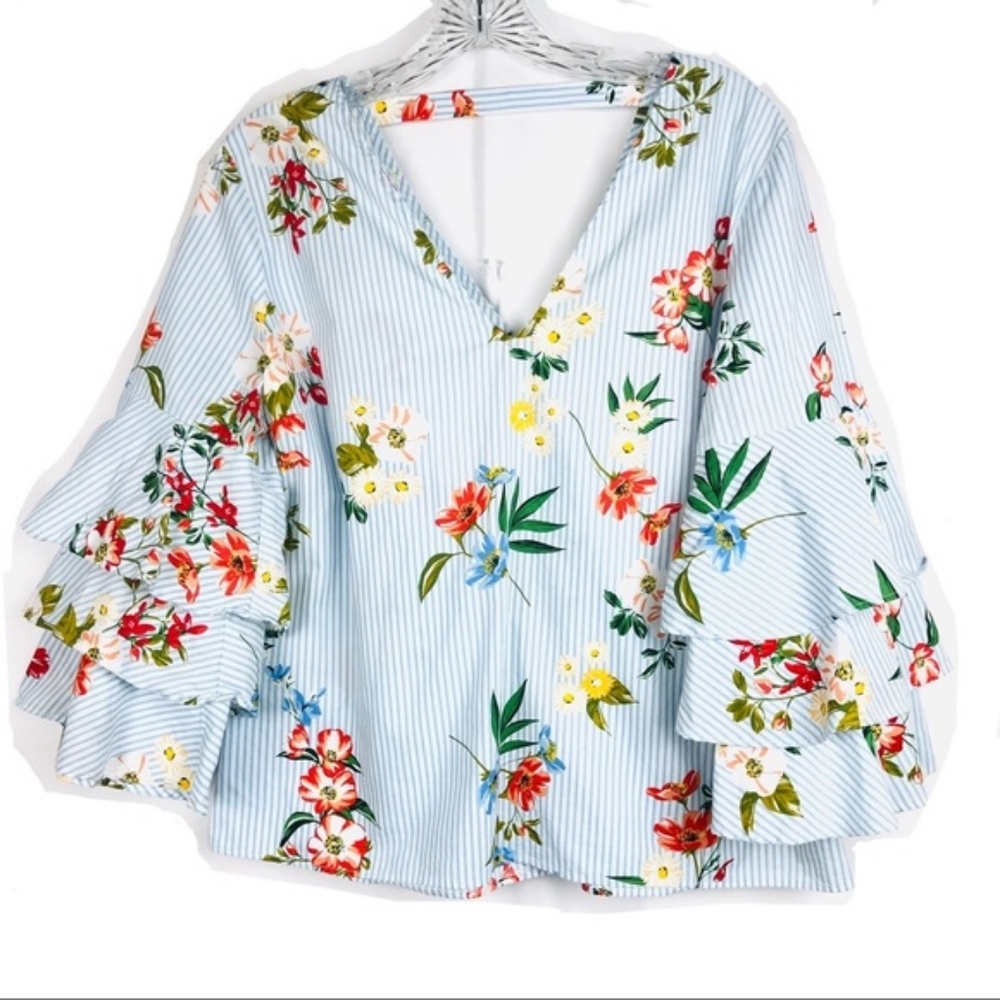 St.Tropez West v-neck ruffle sleeve striped floral